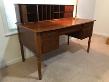 hutch desk beautiful for sale hutch desk beautiful for sale Arnold