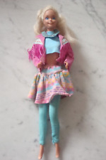 Poupée barbie vetements d'occasion  La Roche-Posay