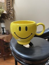 Smiley face mug for sale  Marlboro