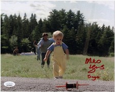 Miko hughes autografata usato  Montesilvano