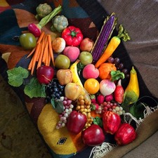 Lote 45 encenação vintage de papel machê, plástico, borracha e cera de frutas falsas e vegetais , usado comprar usado  Enviando para Brazil