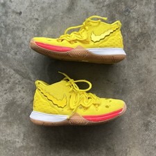 Tênis de basquete infantil Nike Kyrie Irving 5 Bob Esponja amarelo tamanho 5Y comprar usado  Enviando para Brazil