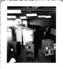 Fotografia de armazém de geladeira industrial década de 1950 armazenamento a frio cena de fábrica comprar usado  Enviando para Brazil