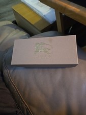 Caixa de presente vazia Burberry 7 x 3,5 x 2 comprar usado Caixa de presente vazia Burberry 7 x 3,5 x 2 comprar usado  Enviando para Brazil