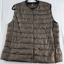 Uniqlo women vest for sale  Houston