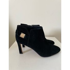 Elegant women vince for sale  Byhalia