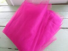 Fuchsia yards tulle d'occasion  Expédié en Belgium