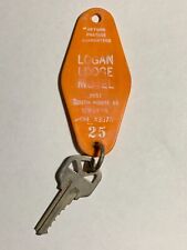 Usado, Logan Lodge Motel Hotel Key Fob & Key Urbana Ohio #25 comprar usado  Enviando para Brazil