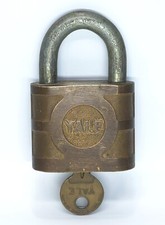 CADEADO VINTAGE YALE & TOWNE MFG CO SUPER PIN TUMBLER LATÃO EM RELEVO COM 1 CHAVE, usado comprar usado  Enviando para Brazil
