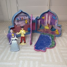 Antigo 1992 Disney Polly Pocket Cinderela em forma de carruagem casa de bonecas brinquedo estojo de brincar comprar usado  Enviando para Brazil