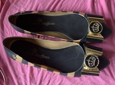 Sapatilhas extravagantes Carmen Steffens preto e dourado com detalhes na coroa tamanho 8/9 bom❤️ comprar usado  Enviando para Brazil