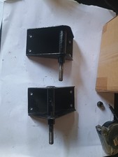 Staffe supporto ammortizzatori usato Staffe supporto ammortizzatori usato  Verdellino