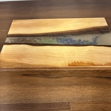 Placa de charcutaria epóxi e madeira 16”x 10” comprar usado Placa de charcutaria epóxi e madeira 16”x 10” comprar usado  Enviando para Brazil