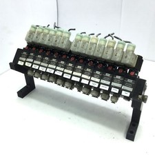 Lote de 13 válvulas de ar solenóide Aro A222SS-024-D 2-Pos 4 vias 1/4 NPT 24VDC comprar usado  Enviando para Brazil