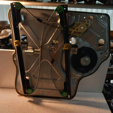 Alzacristalli elettrici anteri usato  Volpago del Montello