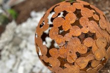 Decorazione ruggine sfera usato  Spedire a Italy