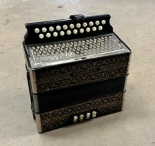 Fisarmonica hohner vienna usato  Spedire a Italy