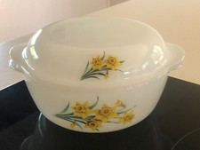 Cocotte four arcopal d'occasion  Avesnes-les-Aubert
