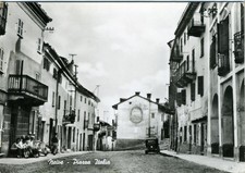 Neive cuneo piazza usato  Treviso