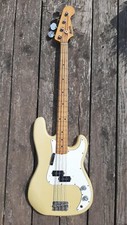 Precision bass guitar d'occasion  Saint-Louis
