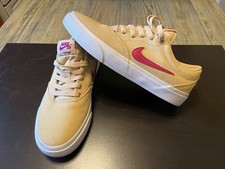 Size 8.5 women for sale  Narvon