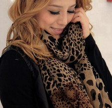 Foulard imprime leopard d'occasion  Villeurbanne