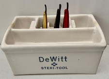 Esterilizador de barbearia de porcelana DeWitt Steri-Tool com divisória e lâminas de barbear retas comprar usado Esterilizador de barbearia de porcelana DeWitt Steri-Tool com divisória e lâminas de barbear retas comprar usado  Enviando para Brazil