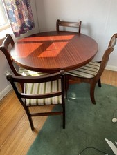 Gorgeous round dining for sale  HITCHIN