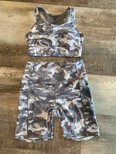 Sutiã de treino Reebok parte superior e parte inferior de bicicleta - Padrão camuflado cinza M comprar usado  Enviando para Brazil