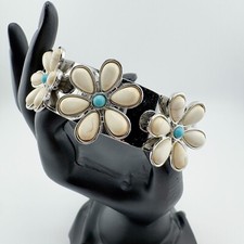 Bracelete de punho de flor boho chique tom prata pedra branca estilo turquesa declaração, usado comprar usado  Enviando para Brazil