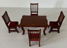 Conjunto de mesa de jantar para casa de bonecas com 4 cadeiras escala 1:12 madeira escura tecido vermelho comprar usado  Enviando para Brazil