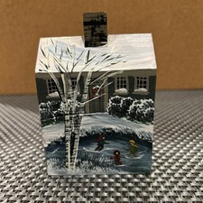 Casa de madeira vintage pintada à mão em miniatura com lago por Charlotte Trahan comprar usado Casa de madeira vintage pintada à mão em miniatura com lago por Charlotte Trahan comprar usado  Enviando para Brazil