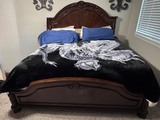 King sized bedroom for sale  Anna