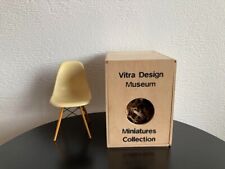 Vitra miniatura charles usato  Spedire a Italy