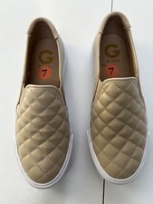 Nwt women guess for sale  Mount Olive
