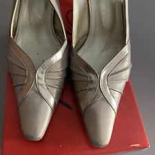 Ladies wedding party for sale  LEVEN