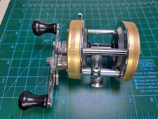 Molinete de pesca vintage Abu Garcia Ambassadeur 5500 ouro lança isca, usado comprar usado  Enviando para Brazil