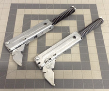 Dobradiça de porta de forno OEM GE (conjunto de 2) WB10T10090 WB10T10091 comprar usado  Enviando para Brazil