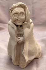 Statuette sorcière résine d'occasion  Bernay