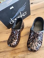 Zuecos Dansko charol guepardo leopardo estampado animal EU 36 US 6 segunda mano  Embacar hacia Argentina