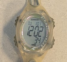 Relógio de pulso digital Speedo FUNCIONANDO com pulseira de fivela e resistência à água 100M, usado comprar usado  Enviando para Brazil