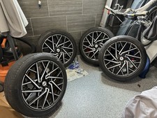 tires pirelli 4 wheels for sale  Dearborn