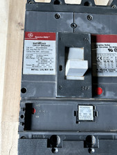 Disjuntor GE SGLA36AI0400 Spectra RMS, 400 Amp, 3 polos, 600VAC, usado comprar usado  Enviando para Brazil