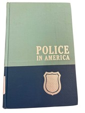 Policeman and Public Arthur Woods 1971 Reprint Edition Police Study Arno Press comprar usado Policeman and Public Arthur Woods 1971 Reprint Edition Police Study Arno Press comprar usado  Enviando para Brazil