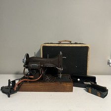 Usado, Máquina de costura rotativa doméstica vintage modelo E-6354 com pedal e estojo comprar usado  Enviando para Brazil