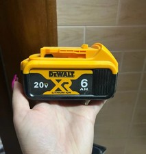 Batteria dewalt 20v usato Batteria dewalt 20v usato  Ragalna