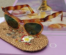 Óculos de sol vintage olhos de gato com estojo frisado anos 1930-50 exclusivo e chique FABRICADO NOS EUA, usado comprar usado  Enviando para Brazil