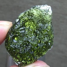 Cristallo moldavite grezzo usato Cristallo moldavite grezzo usato  Spedire a Italy