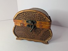 Vintage looking wicker for sale  Chicago
