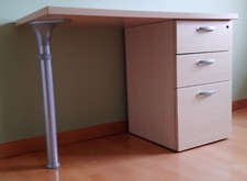 Bureau bois mélaminé d'occasion  Gex